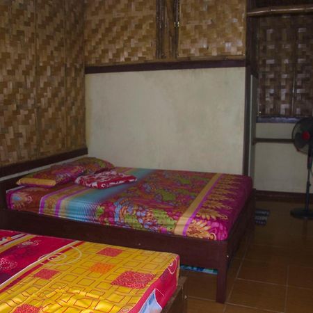 Red Island Bungalows Pasanggaran Екстер'єр фото