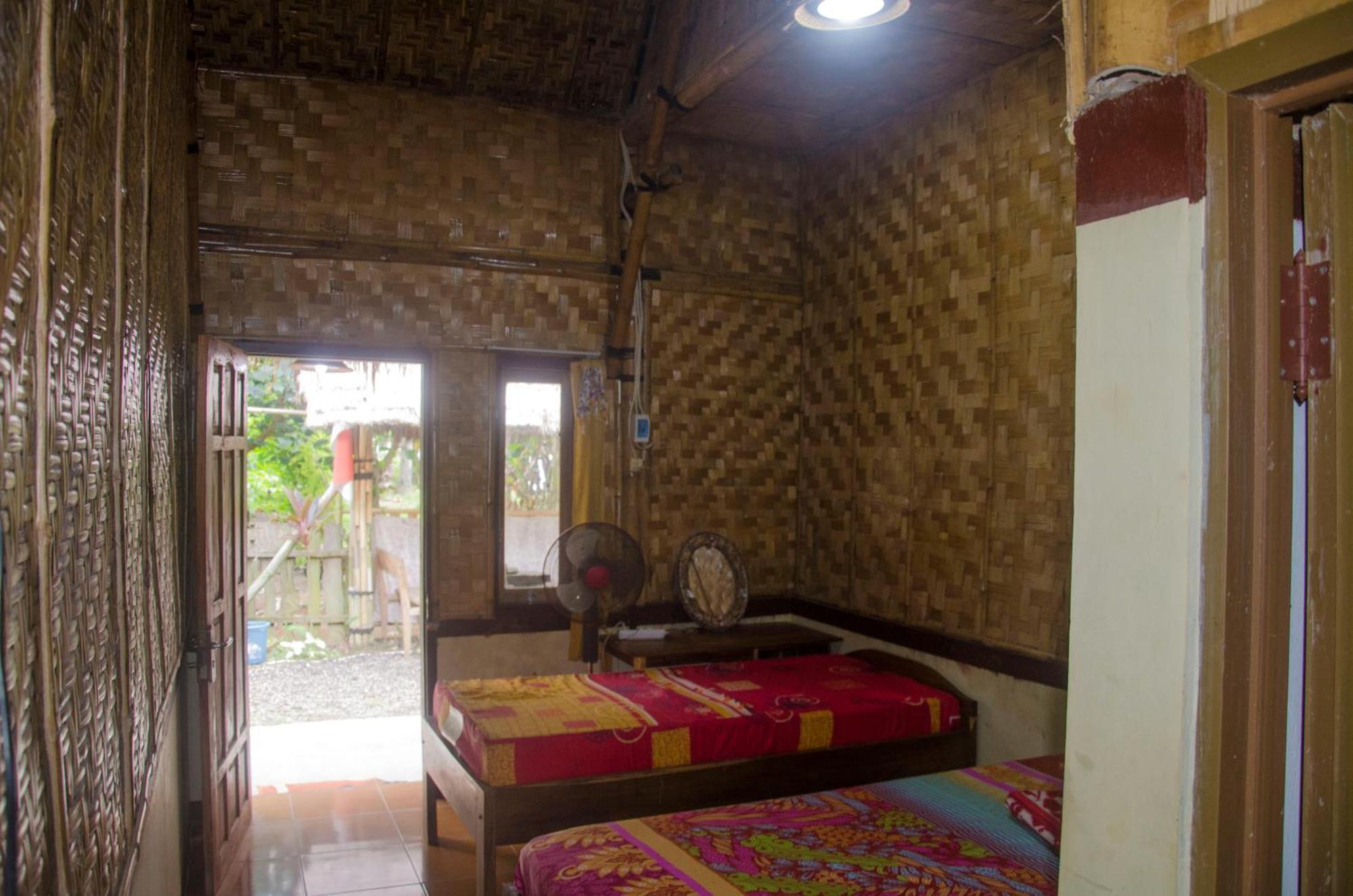 Red Island Bungalows Pasanggaran Екстер'єр фото