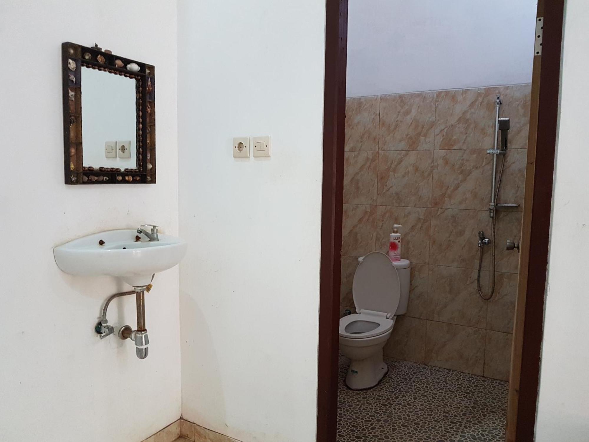 Red Island Bungalows Pasanggaran Номер фото