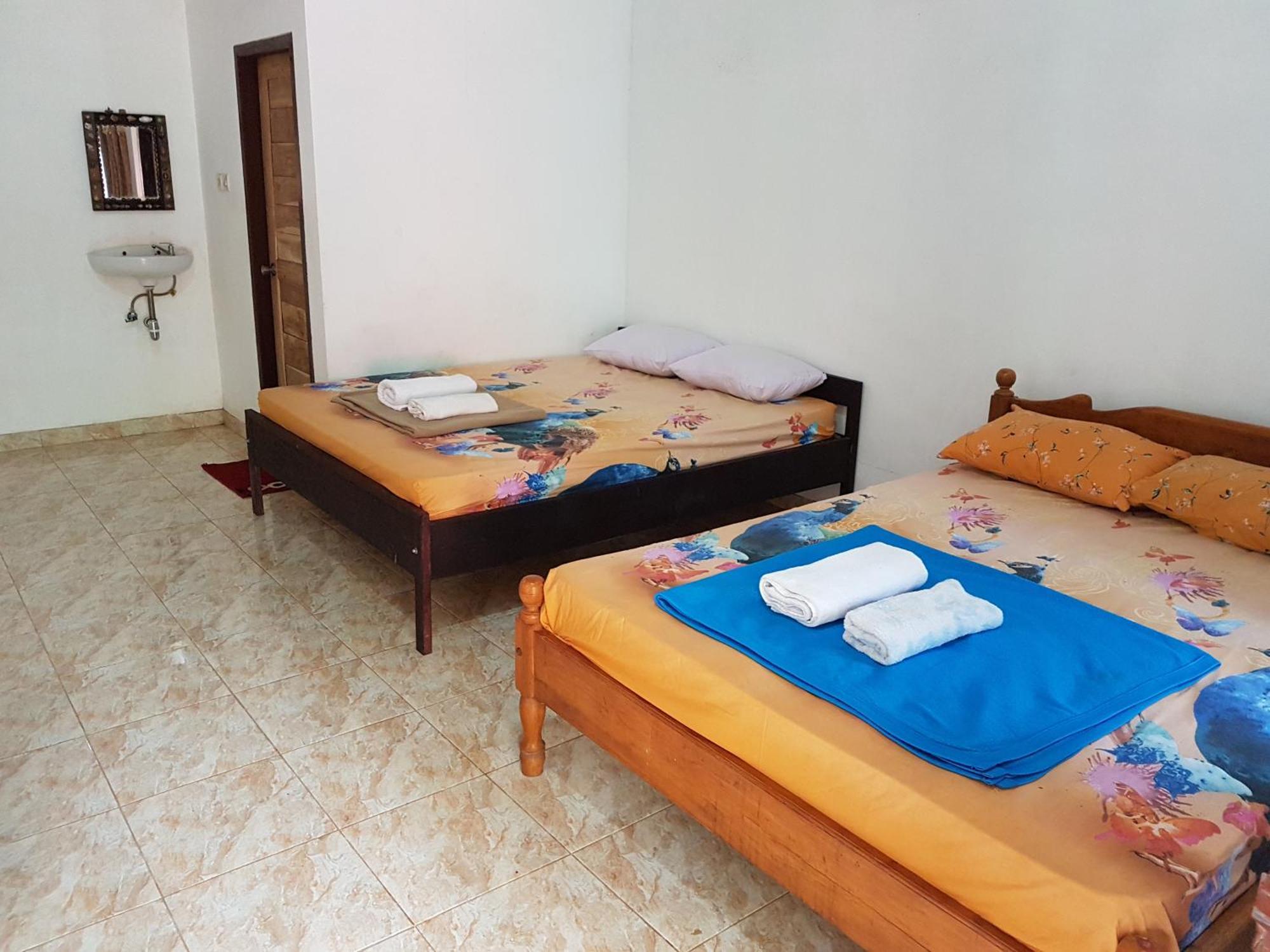 Red Island Bungalows Pasanggaran Номер фото