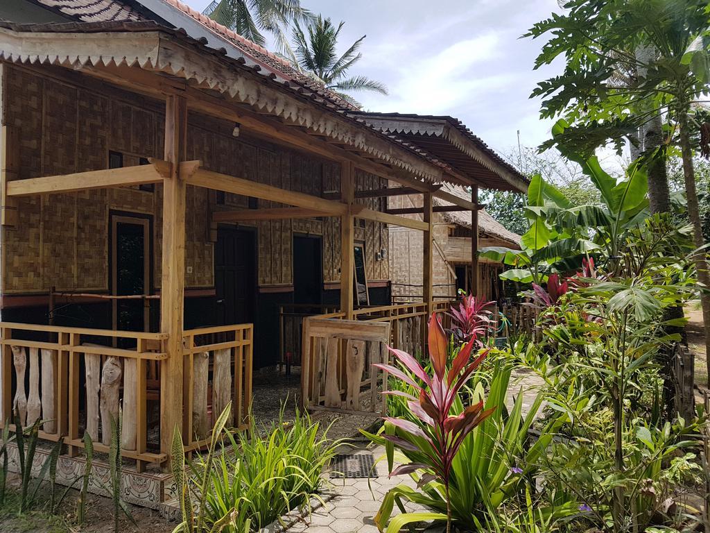 Red Island Bungalows Pasanggaran Екстер'єр фото