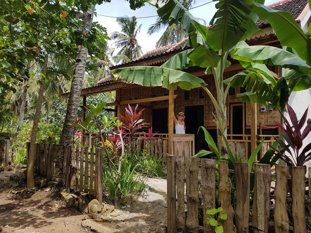 Red Island Bungalows Pasanggaran Екстер'єр фото