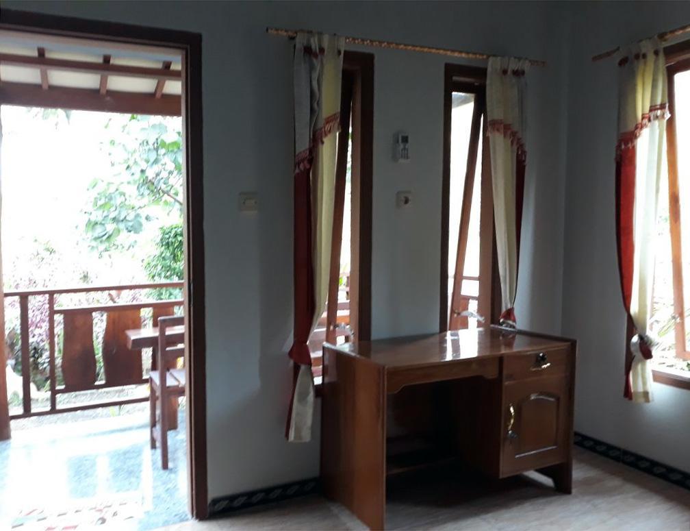 Red Island Bungalows Pasanggaran Номер фото